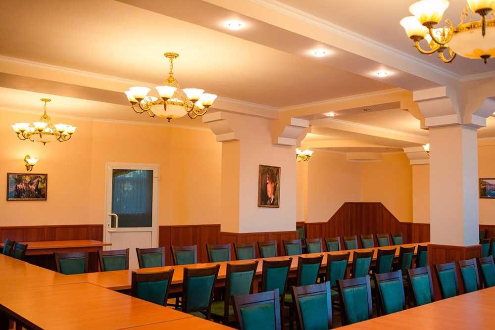 Vershnyk Cherkasy Exterior photo