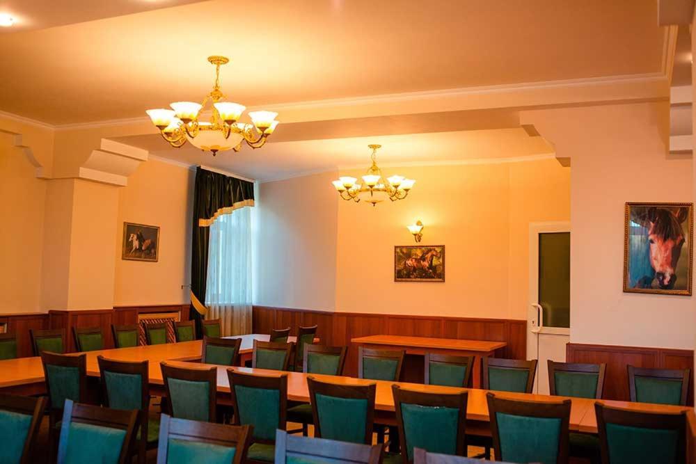 Vershnyk Cherkasy Exterior photo